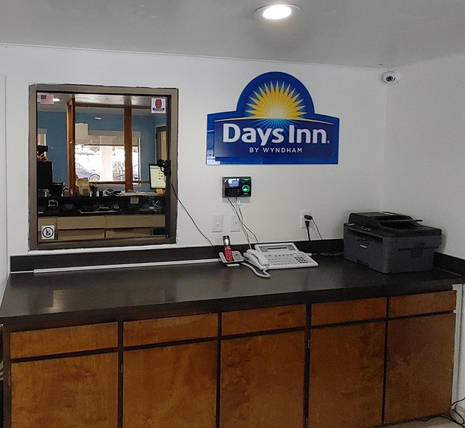 Rodeway Inn University Pocatello Main image 2